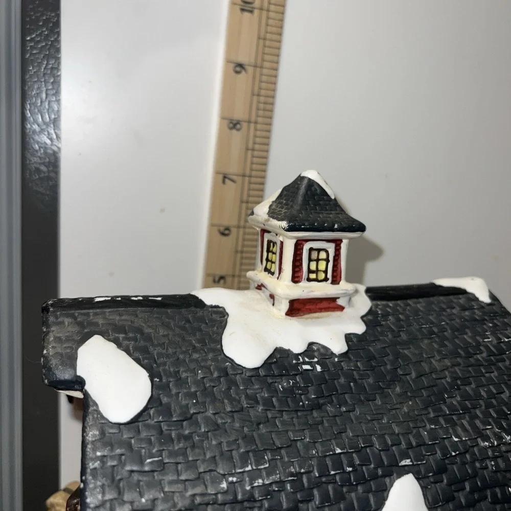 Holiday Time Christmas Village Country Barn Includes Cord Clear Bulb